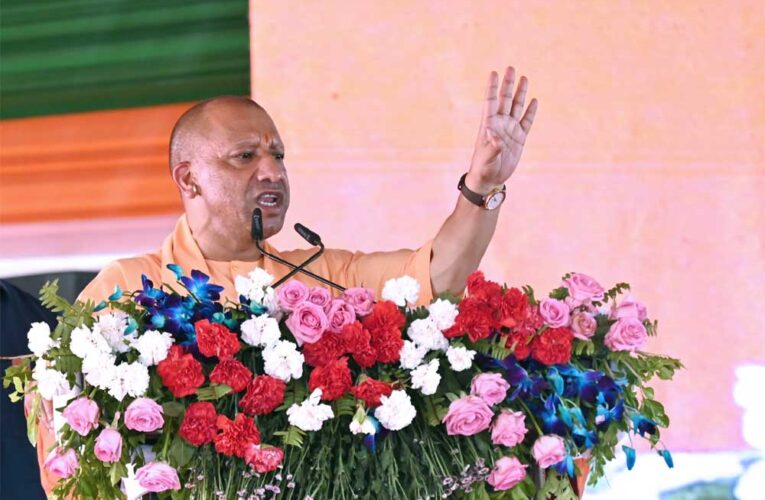 योगी सरकार कांवड़ यात्रा के लिए चलाएगी अतिरिक्त बसें, निगरानी के लिए 24 घंटे एक्टिव रहेगा कंट्रोल रूम