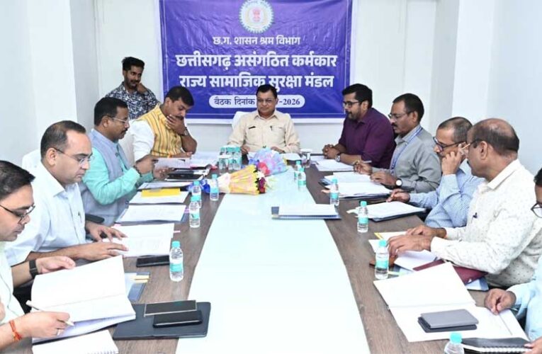 श्रम मंत्री की बैठक में बड़ा फैसला- असंगठित श्रमिकों के लिए बनेंगी नई योजनाएं