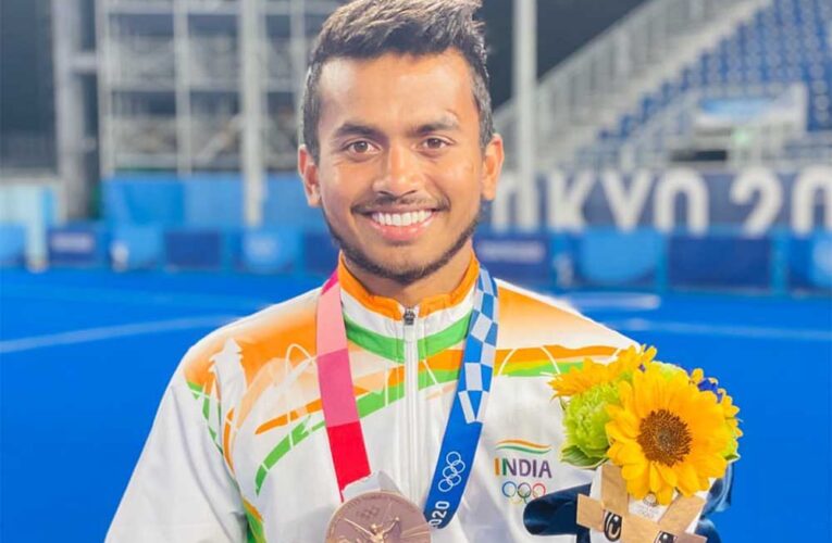विश्व कप के रण में मध्यप्रदेश का गौरव: हॉकी इंडिया की विश्व कप टीम में हॉकी अकादमी के एसोसिएट खिलाड़ी विवेक सागर प्रसाद का चयन