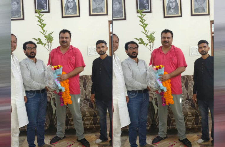 सतना विधायक सिद्धार्थ सिंह कुशवाहा डब्बू जी की उपस्थिति में योगेश तिवारी ने लगाया पौधा