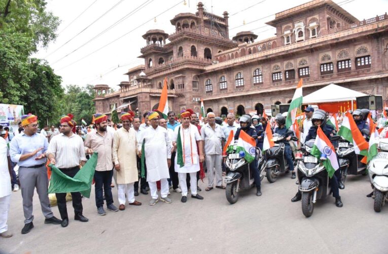 जोधपुर में ई-बाइक तिरंगा रैली, जोगाराम पटेल ने दिखाई हरी झंडी