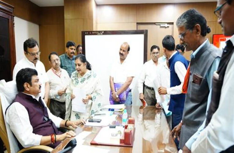 खाद्य मंत्री राजपूत ने मंत्रालय में सुनीं आमजन की समस्याएं