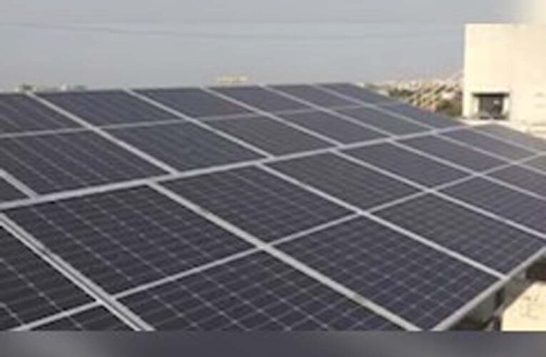 यूपी में रात में भी सोलर पैनलों से बन रही बिजली! हजारों मामलों ने पावर कॉरपोरेशन को चौंकाया