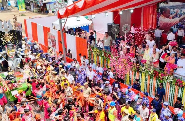कांवड़ यात्रा हुई हाईटेक : योगी सरकार में शिवभक्तों को एक क्लिक पर हर सुविधा