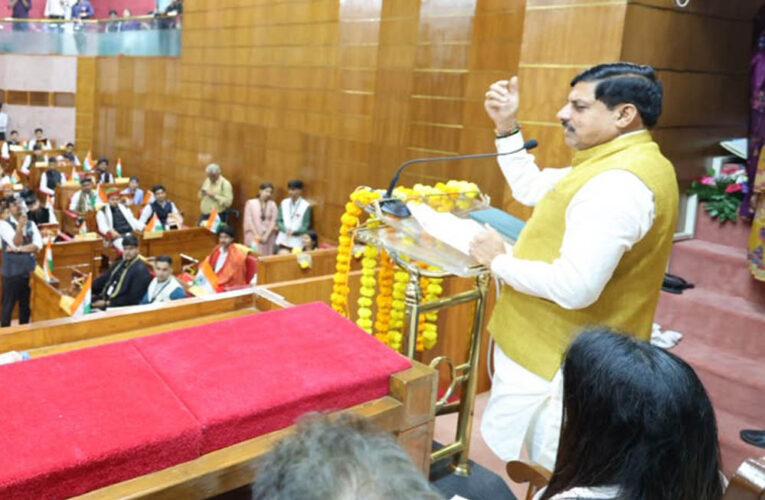 युवा, डॉक्टर-इंजीनियर बनने के साथ ही राजनीति में आकर लोकतंत्र को सशक्त बनाएं: मुख्यमंत्री डॉ. यादव