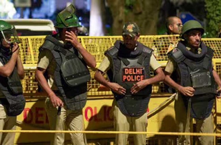 दिल्ली में 15 अगस्त से पहले हड़कंप! हाईकोर्ट, मेट्रो और IGI एयरपोर्ट को बम से उड़ाने की धमकी