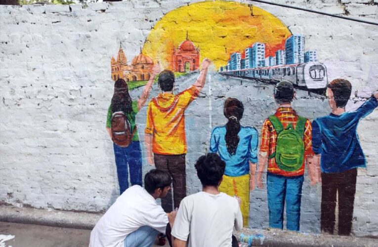 रंग दे बसंती: युवाओं ने कॉमिक्स के माध्यम से दिखाया नया उत्तर प्रदेश