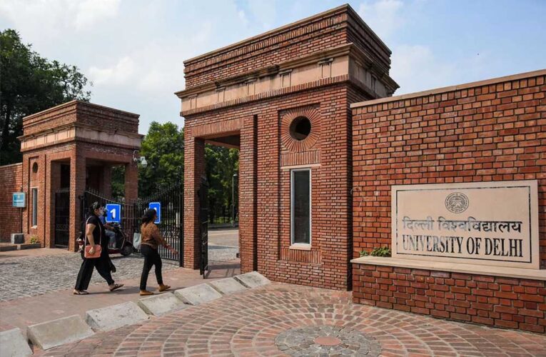 DU के नए PG History सिलेबस से दिल्ली सल्तनत का पेपर बाहर, कई और विषय भी हटे