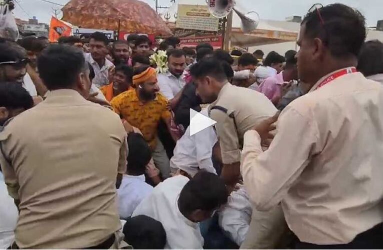उज्जैन महाकाल में भगदड़ जैसी स्थिति, नागचंद्रेश्वर मंदिर दर्शन के दौरान कई श्रद्धालु घायल