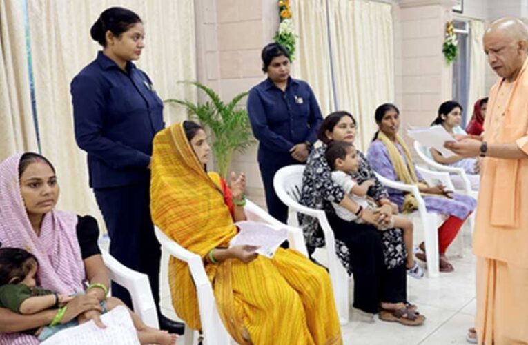 रास्ता न दिला पाएं तो लेखपाल, कानूनगो, तहसीलदार सबको सस्पेंड करो-मुख्यमंत्री योगी