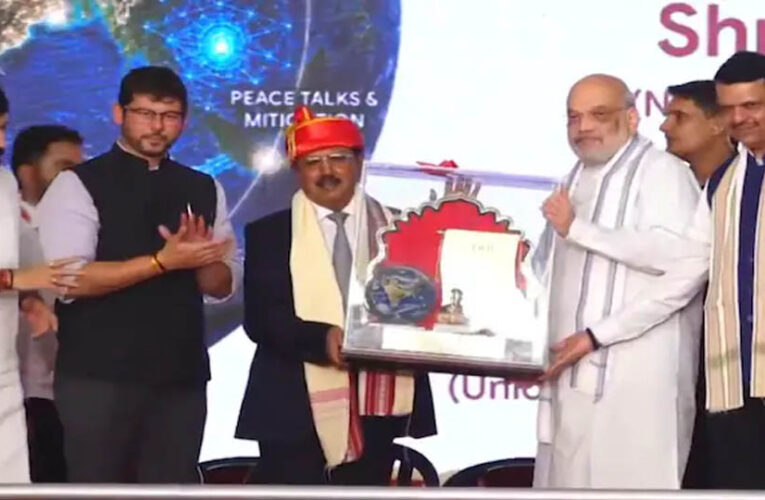 अमित शाह के हाथों NSA अजीत डोभाल को मिला लोकमान्य तिलक अवॉर्ड, पगड़ी पहनाकर किया सम्मानित