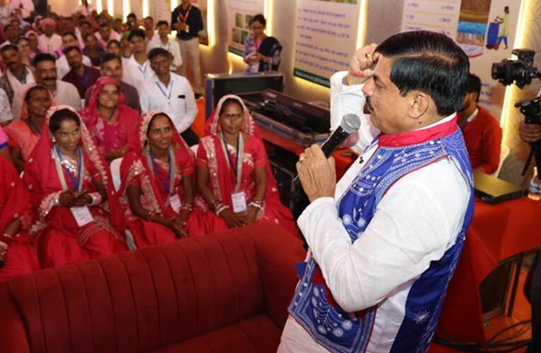 सीएम डॉ. यादव ने कृषि सखियों से किया संवाद, किसान महिलाओं ने बताया कैसे बढ़ी उनकी आय