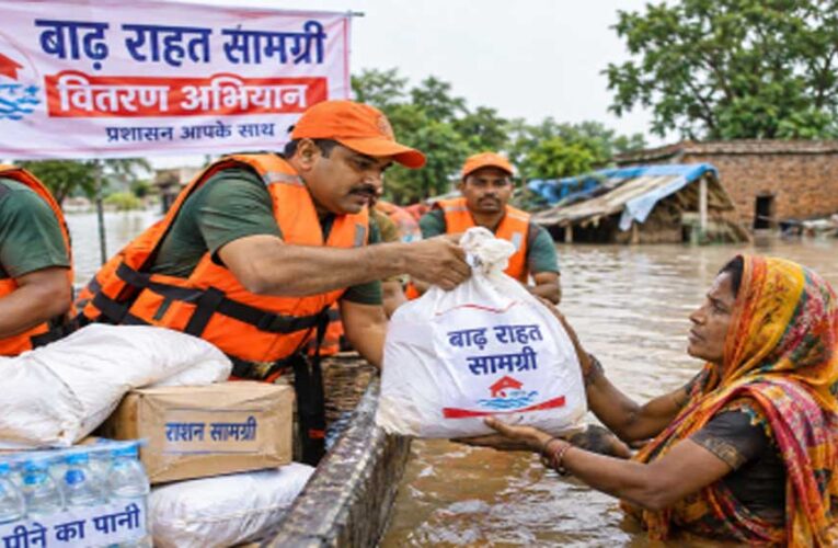 बाढ़ राहत में योगी सरकार की संवेदनशील पहल, फर्रूखाबाद में प्रशासन पूरी तरह मुस्तैद