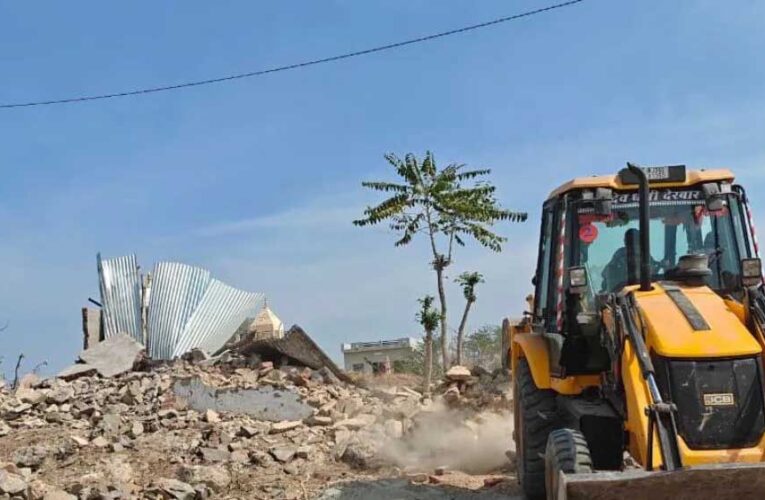 बड़े तालाब किनारे बुलडोजर कार्रवाई पर MP हाईकोर्ट गंभीर, NGT को जल्द सुनवाई के निर्देश