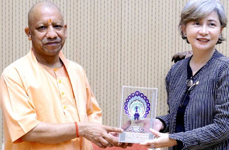 योगी सरकार ने पारदर्शिता के साथ संपन्न कराई यूपी सम्मिलित अवर अधीनस्थ सेवा (स्नातक स्तरीय) मुख्य परीक्षा