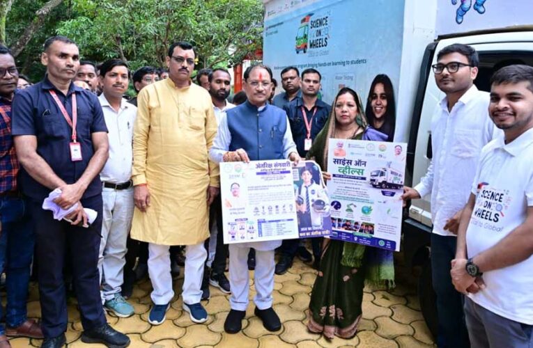 मुख्यमंत्री ने ‘अंतरिक्ष संगवारी’ अंतरिक्ष यात्री प्रशिक्षण पहल का किया शुभारंभ
