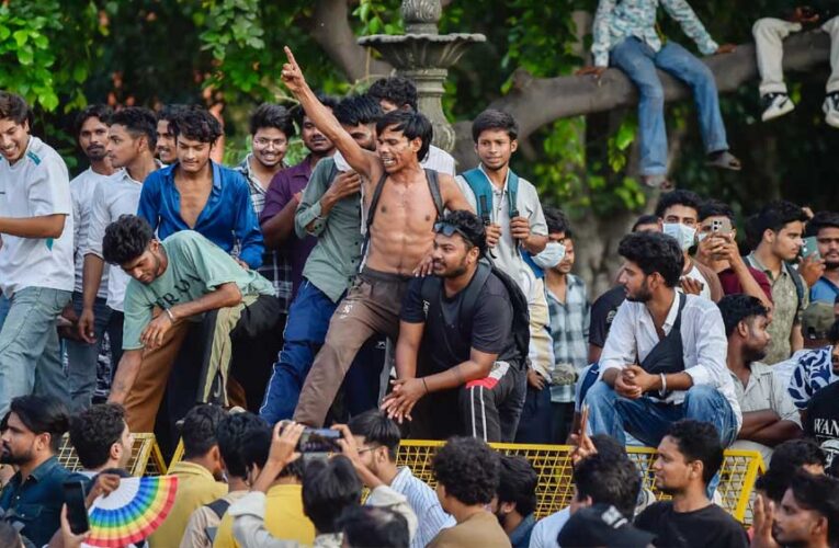 MOTN Survey: Gen-Z के लिए नौकरी सबसे बड़ा मुद्दा, 53 फीसदी युवाओं ने बताई पहली प्राथमिकता