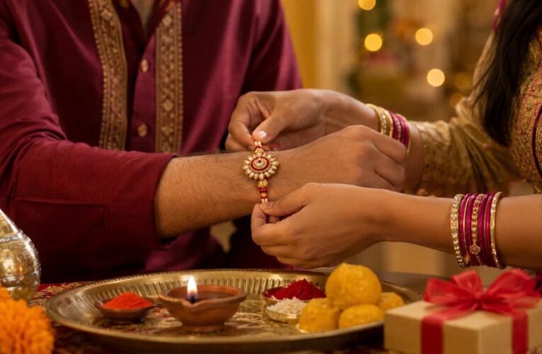 Raksha Bandhan 2026: 28 अगस्त को ही क्यों बांधी जाएगी राखी? जानें भद्रा और ग्रहण का असर