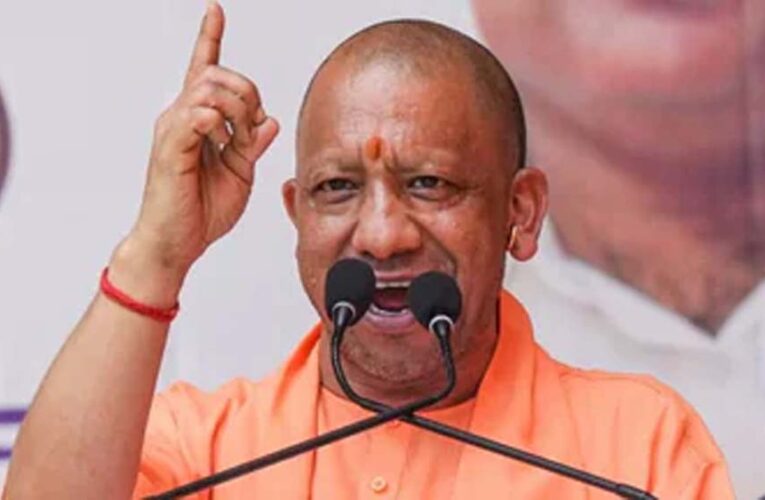 JPNIC विवाद पर सीएम योगी का अखिलेश यादव पर हमला, बोले- जनता का पैसा पानी की तरह बहाया