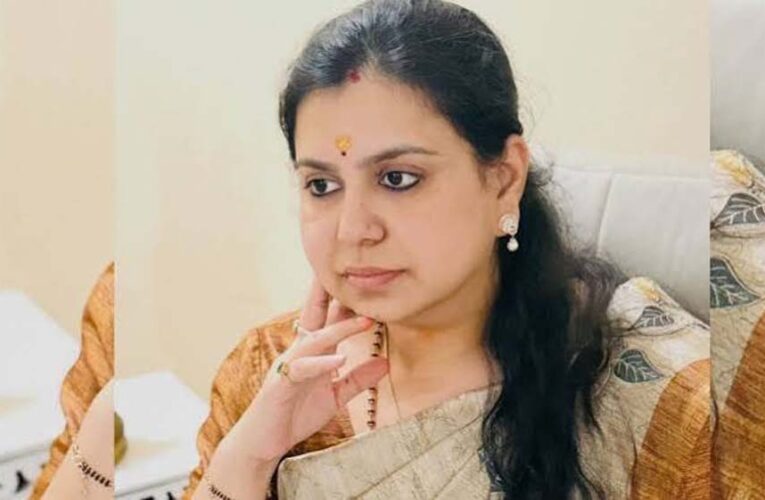 यूपी की चर्चित IAS दिव्या मित्तल ने दिया इस्तीफा, 13 साल की सेवा के बाद लिखी भावुक चिट्ठी