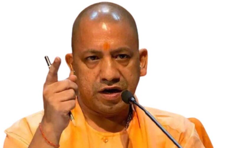 UP में युवाओं को बड़ा तोहफा, चुनाव से पहले 1 लाख से ज्यादा सरकारी नौकरियों की तैयारी