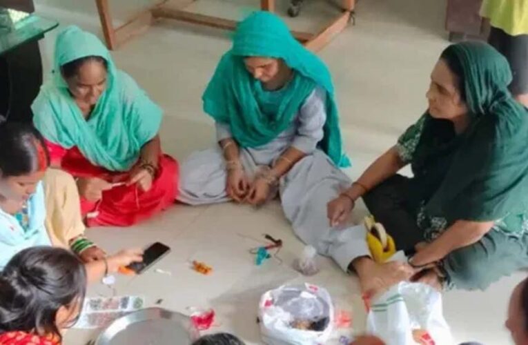 5,000 महिलाओं के हाथों से तैयार हो रहीं आधुनिक डिजाइनों की राखियां
