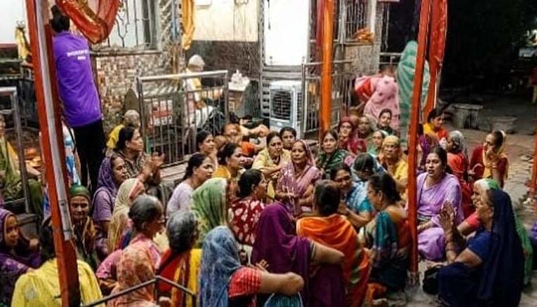 ग्वालियर में बारिश की कामना से सुंदरकांड पाठ, छात्रों की स्मृति में पौधारोपण