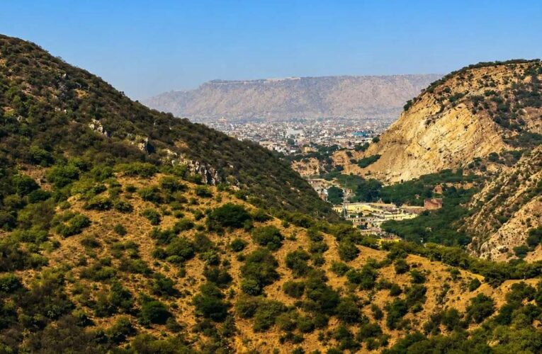 उदयपुर की अरावली पर अवैध निर्माण का खुलासा, 160 में 144 निजी प्रोजेक्ट