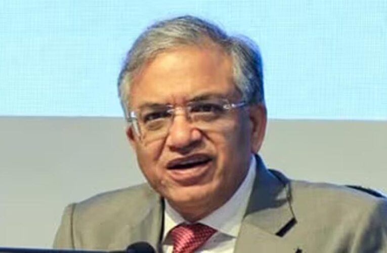 लखनऊ में छात्रों से बोले CEC ज्ञानेश कुमार, फेक न्यूज और EVM को लेकर समझाया
