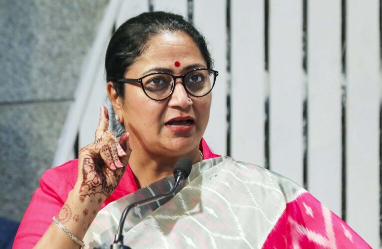 दिल्ली के कचरे के पहाड़ों पर बड़ा एक्शन, 15 लाख ट्रक कचरा हटाकर 100 एकड़ जमीन खाली