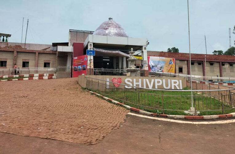 Amrit Bharat Station Scheme: 20 करोड़ से चमका शिवपुरी रेलवे स्टेशन, एयरपोर्ट जैसी हाईटेक सुविधाओं से हुआ लैस