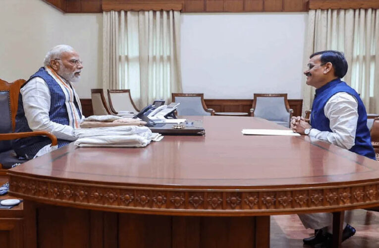 दतिया उपचुनाव में हार के बाद बढ़ी हलचल, PM मोदी से मिले वीडी शर्मा