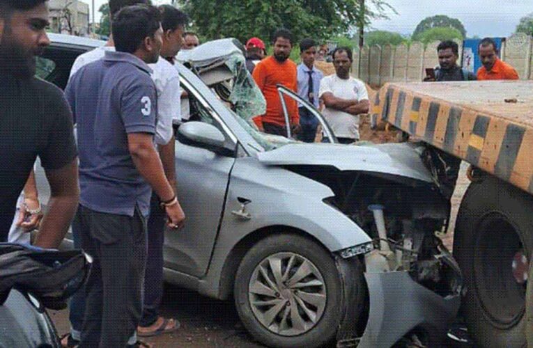 बिलासपुर में ‘CMO’ लिखी कार की टक्कर से 2 की मौत, हादसे से मचा हड़कंप
