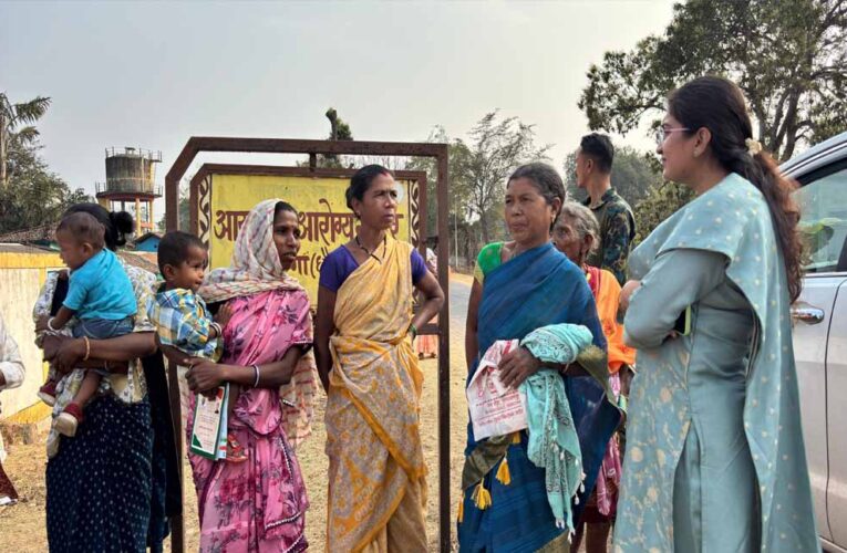 CG में बाढ़ से क्षतिग्रस्त पुलिया का कलेक्टर ने किया निरीक्षण, जल्द मरम्मत के दिए निर्देश