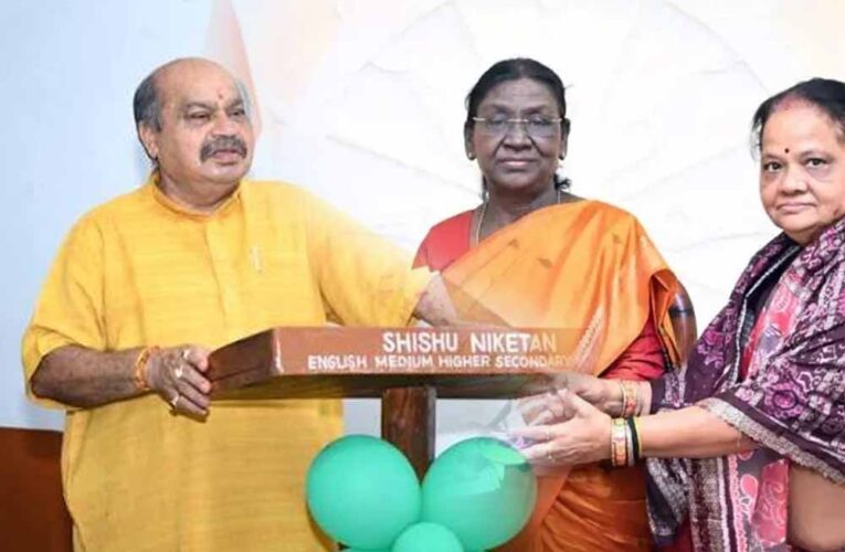 CG विधायक पुरंदर ने राष्ट्रपति मुर्मू को दिया नुआखाई पर्व का निमंत्रण