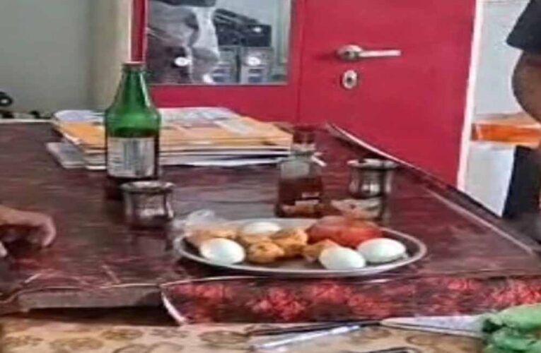 CG के स्कूल में शराब पार्टी करने वाले दोनों शिक्षक निलंबित, शिक्षा विभाग की बड़ी कार्रवाई