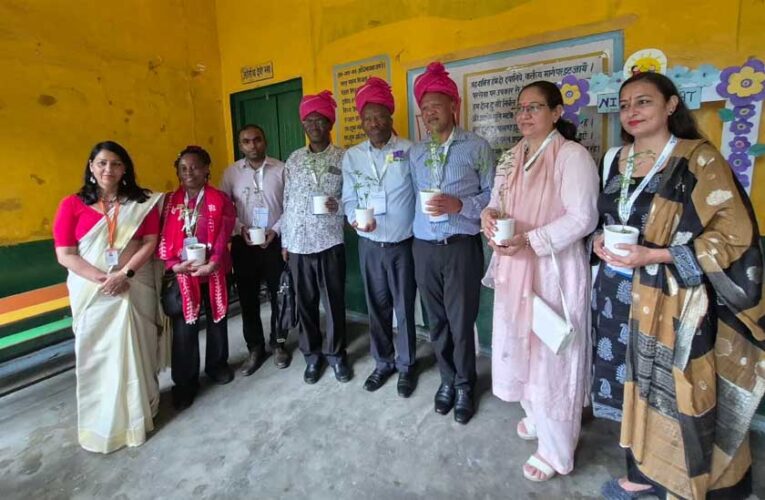 योगी सरकार के निपुण मॉडल को समझने गाजियाबाद पहुंचे पांच देशों के प्रतिनिधि, 11 परिषदीय विद्यालयों में देखा कक्षा शिक्षण