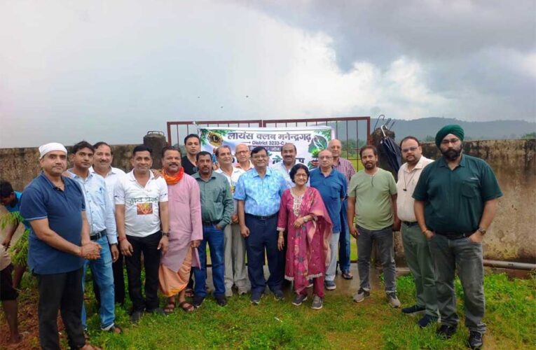 पर्यावरण संरक्षण का संदेश:लालपुर क्रीड़ा परिसर में वृहद वृक्षारोपण