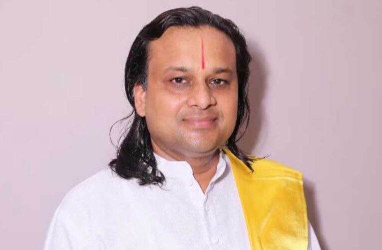अयोध्या में मछली की दावत सनातन आस्था का अपमान डॉ. विक्रमादित्य, पीतांबरा पीठाधीश एवं अध्यक्ष, विवेकानंद प्रतिष्ठान