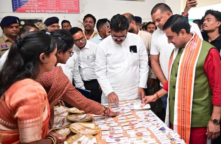 विष्णुभोग की खुशबू और बहनों के हुनर से सजी खास राखी