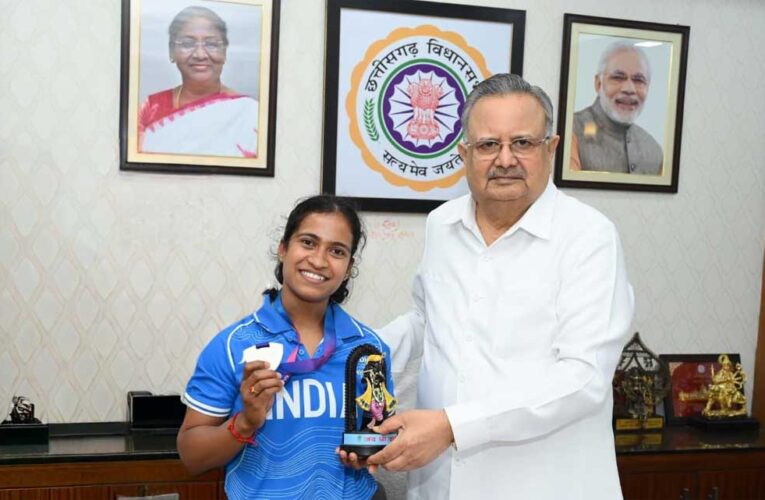 राजनांदगांव की बेटी ज्ञानेश्वरी यादव ने कॉमनवेल्थ गेम्स 2026 में जीता रजत पदक, विधानसभा अध्यक्ष डॉ. रमन सिंह ने दी बधाई