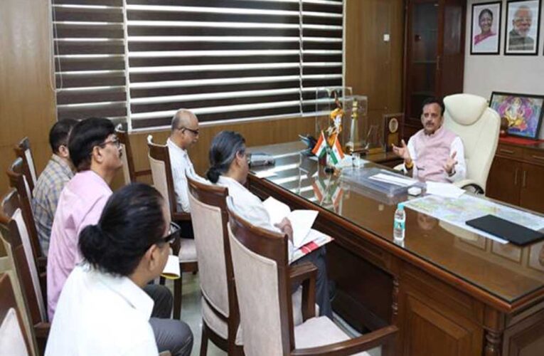 विशेषज्ञों की भर्ती प्रक्रिया शीघ्र करें पूर्ण: उप मुख्यमंत्री  शुक्ल