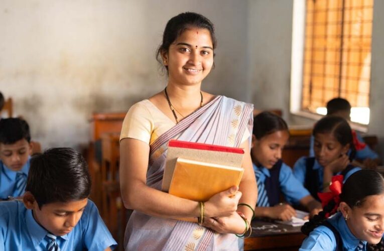 सैनिक स्कूल में टीचिंग और नॉन-टीचिंग स्टाफ की भर्ती, 1 लाख रुपये तक मिलेगी सैलरी