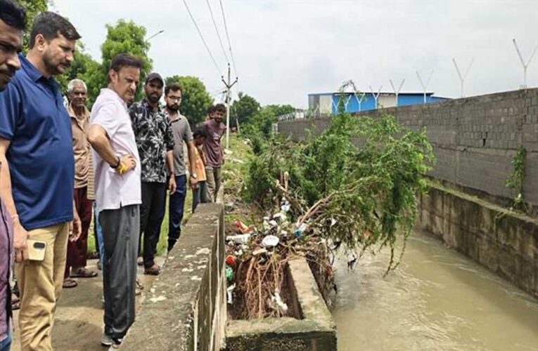 उप मुख्यमंत्री ने जलमग्न क्षेत्रों का दौरा कर स्थिति का लिया जायजा