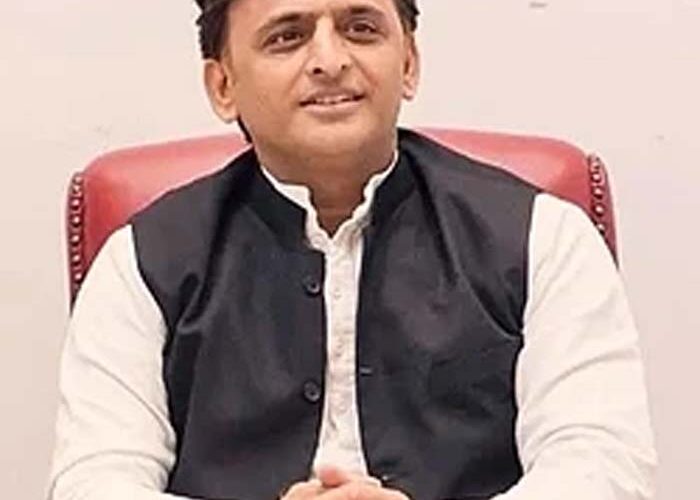 अखिलेश यादव पर मंत्रियों का तीखा हमला, अनिल राजभर बोले- सपा के कहने से आरक्षण खत्म नहीं होगा