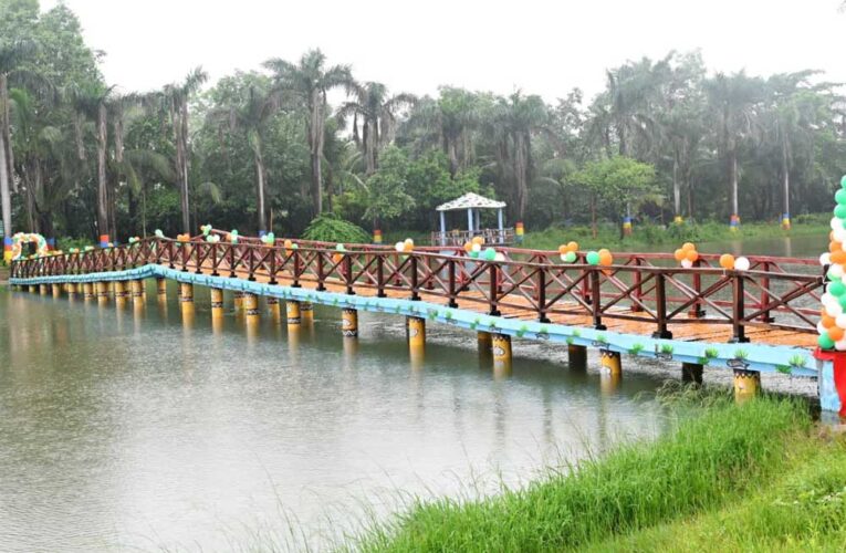 बिलासा ताल में बना आकर्षक वुडन ब्रिज, पर्यटन सुविधाओं को मिला नया आयाम