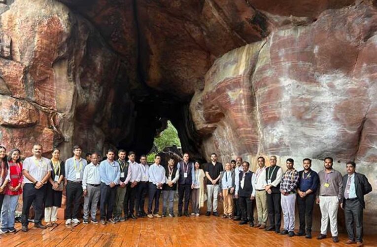 भीमबेटका में ब्रिक्स डेलीगेट्स ने जानी मानव और प्रकृति की हजारों साल पुराने रिश्तों की गाथा
