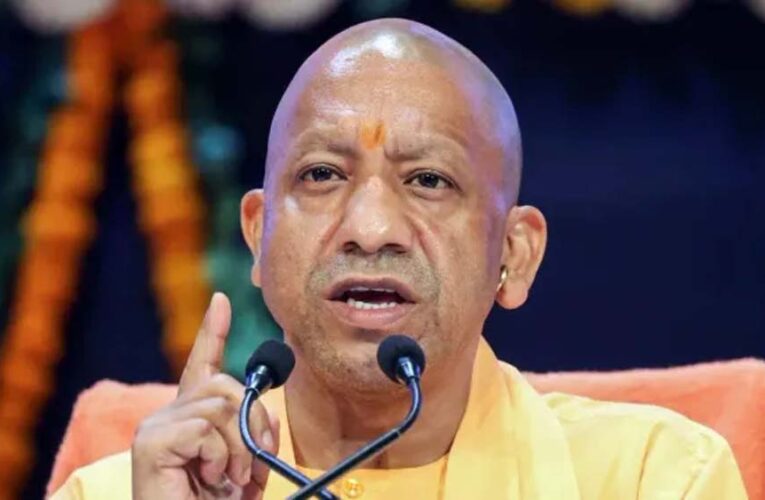 योगी का अखिलेश पर हमला: ‘PDA की परिभाषा गिरगिट की तरह बदल रही, P को पाकिस्तान भी बता देंगे’