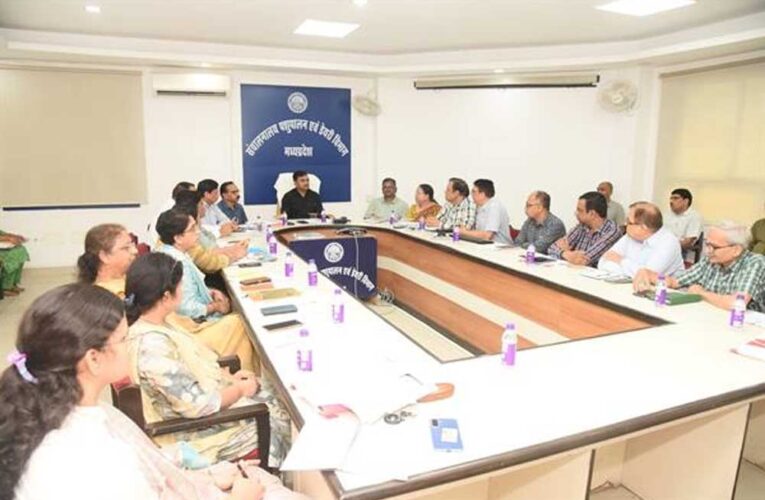 नस्ल सुधार के लिए सॉर्टेड सेक्स्ड सीमेन तकनीक अपनाने पशुपालकों को करें जागरूक : डॉ. सुदाम पी. खाड़े