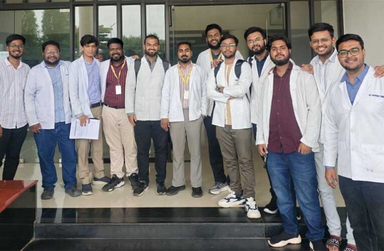 इंटर्न्स की समस्याओं पर चिकित्सा शिक्षा विभाग की बैठक, स्टाइपेंड बढ़ाने की माँग पर विचार का आश्वासन